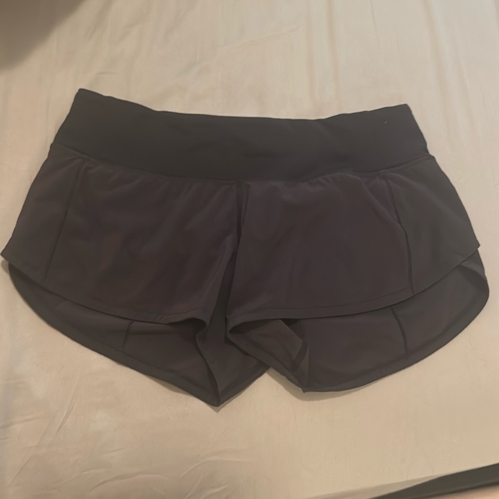Lululemon low rise 2.5” speed up shorts